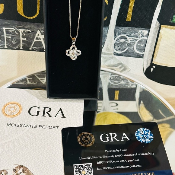 1 Ctw Moissanite Flower Cut Pendant Sterling Silver Necklace w/ Cert. & Box - Picture 3 of 10